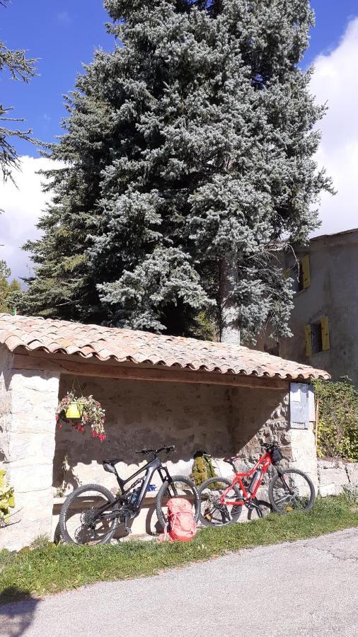 Bed and Breakfast Rose Des Alpes Serres  Exterior foto